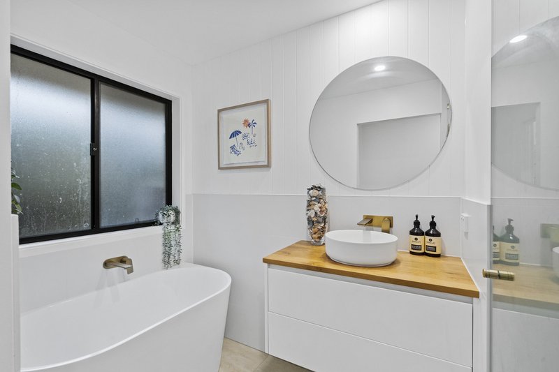 Photo - 1 Amethyst Court, Carrara QLD 4211 - Image 12