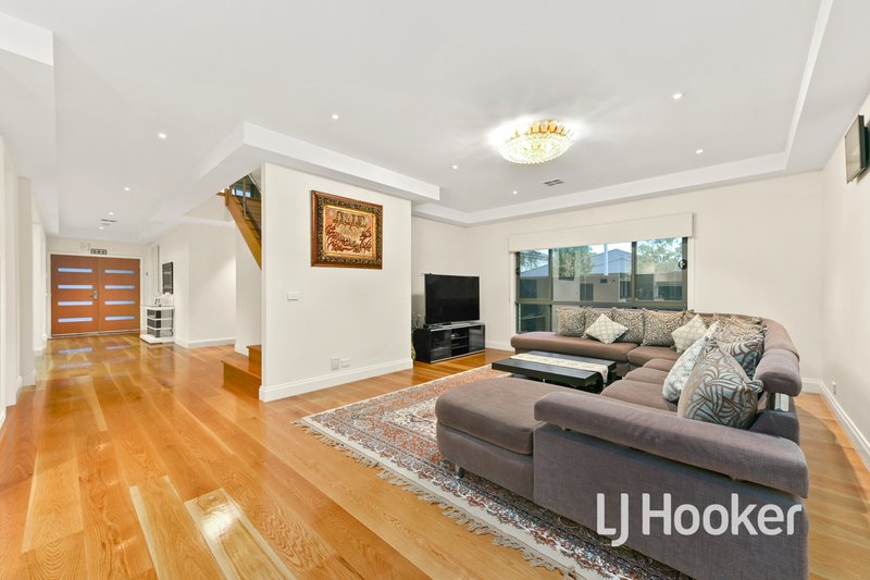 Photo - 1 Amico Walk, Dandenong VIC 3175 - Image 9