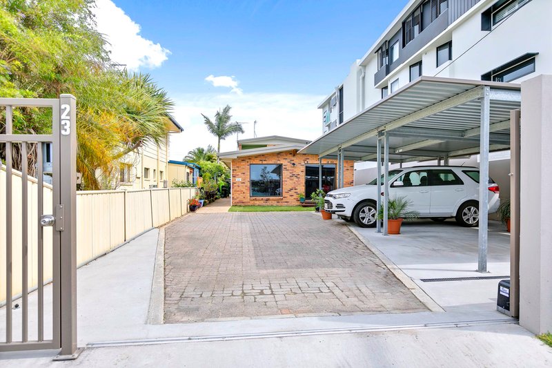 Photo - 1 and 2/23 Bradman Avenue, Maroochydore QLD 4558 - Image 25