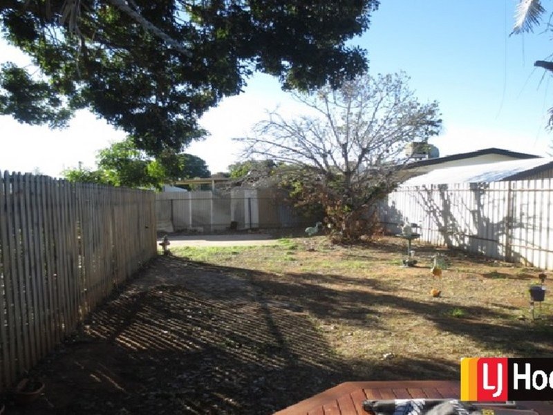 Photo - 1 and 2/26 Dempsey Street, Mount Isa QLD 4825 - Image 11