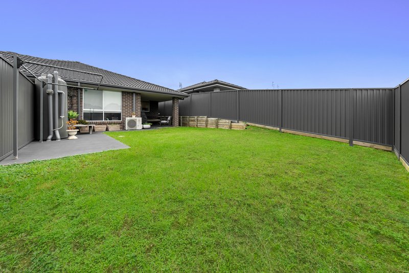 Photo - 1 and 2/29 Bangalay Street, Heddon Greta NSW 2321 - Image 9