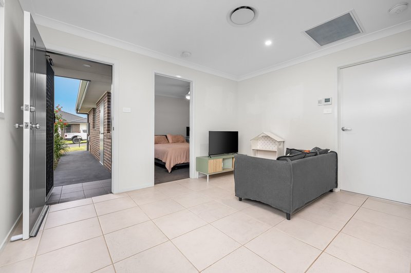 Photo - 1 and 2/29 Bangalay Street, Heddon Greta NSW 2321 - Image 11