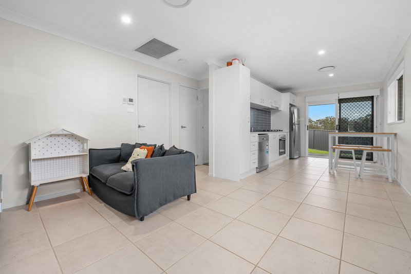 Photo - 1 and 2/29 Bangalay Street, Heddon Greta NSW 2321 - Image 12