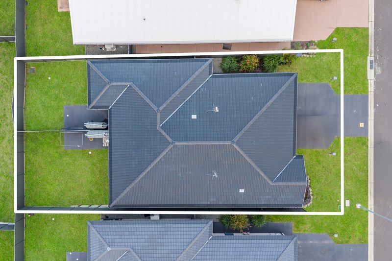 Photo - 1 and 2/29 Bangalay Street, Heddon Greta NSW 2321 - Image 18