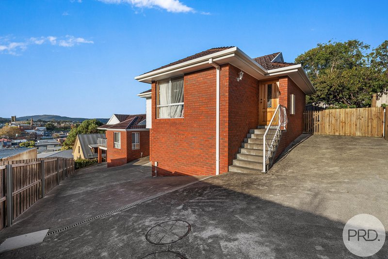 Photo - 1 and 2/4a Watkins Avenue, West Hobart TAS 7000 - Image 4