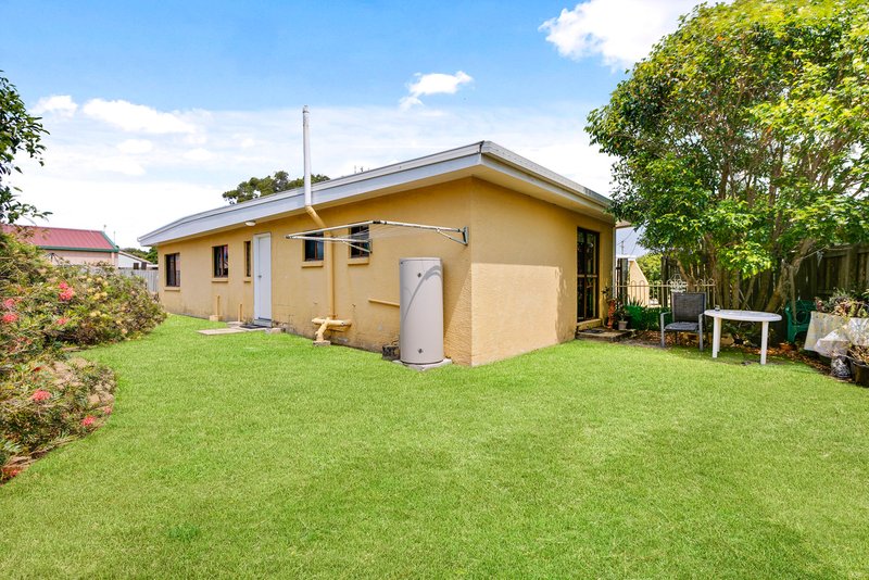 Photo - 1 and 2/5 Allambie Court, Buddina QLD 4575 - Image 15