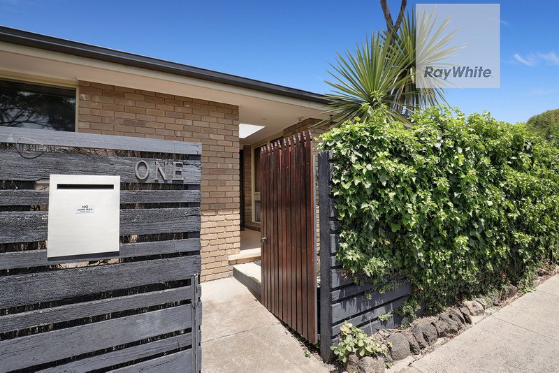 Photo - 1 Andlon Court, Tullamarine VIC 3043 - Image 2