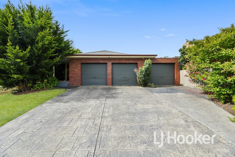 Photo - 1 Andrew Court, Pakenham VIC 3810 - Image 2