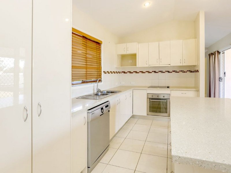 Photo - 1 Angela Boulevard, Mount Isa QLD 4825 - Image 3