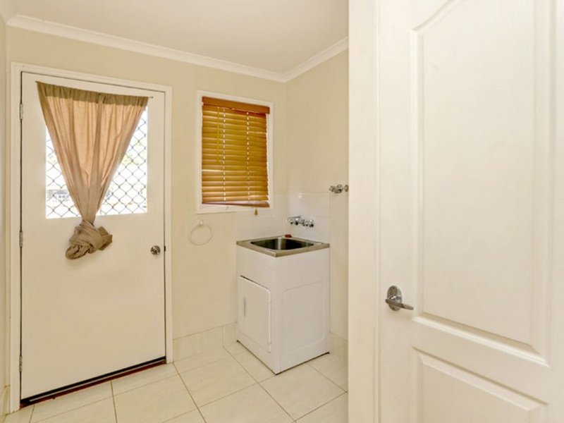 Photo - 1 Angela Boulevard, Mount Isa QLD 4825 - Image 11