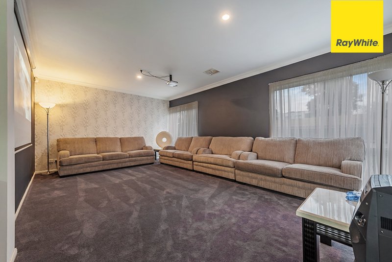 Photo - 1 Angus Court, Roxburgh Park VIC 3064 - Image 10