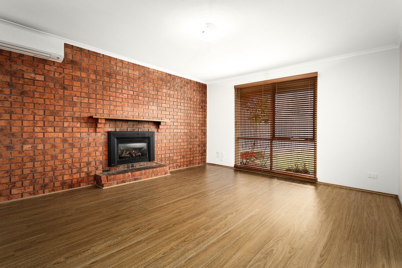 Photo - 1 Anita Place, Pakenham VIC 3810 - Image 2