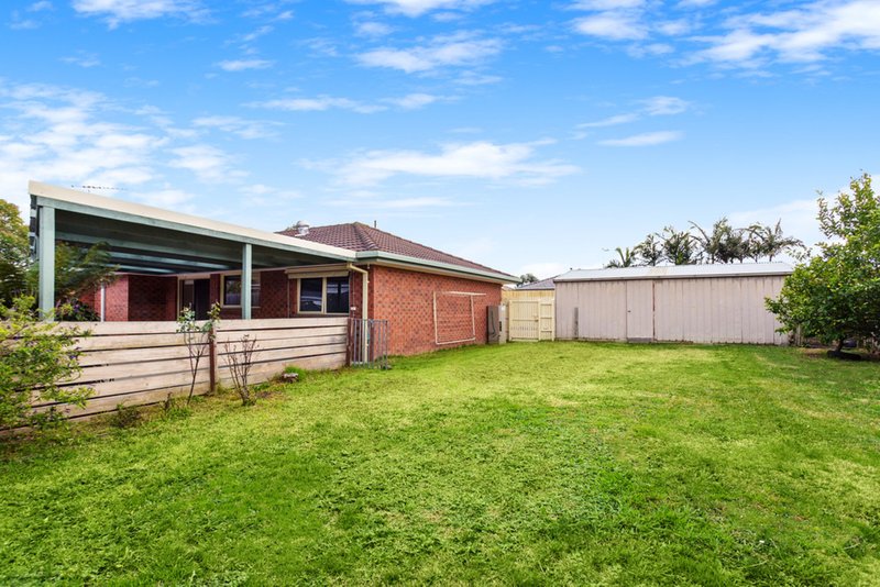 Photo - 1 Anita Place, Pakenham VIC 3810 - Image 9