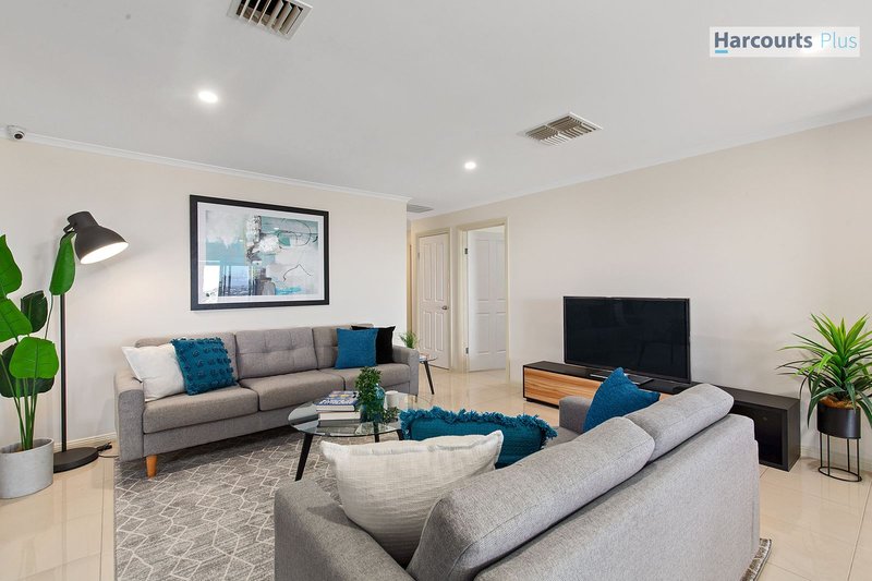 Photo - 1 Annabelle Drive, Hallett Cove SA 5158 - Image 5