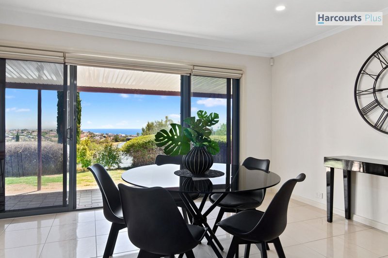 Photo - 1 Annabelle Drive, Hallett Cove SA 5158 - Image 6