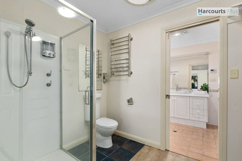 Photo - 1 Annabelle Drive, Hallett Cove SA 5158 - Image 12