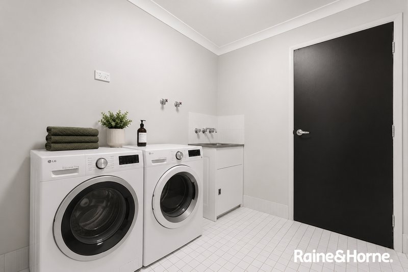 Photo - 1 Aquilina Drive, Plumpton NSW 2761 - Image 9