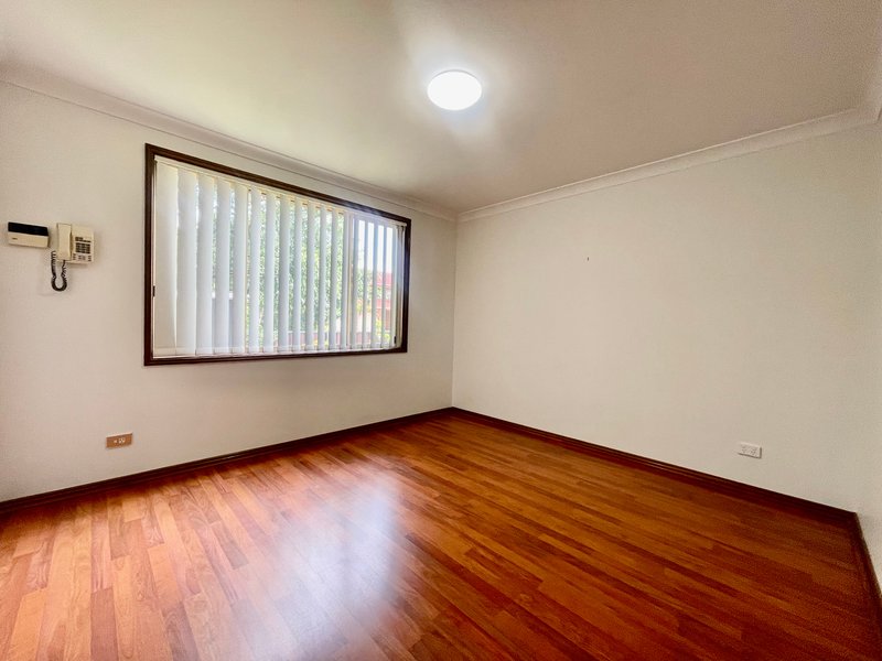 Photo - 1 Argyle Place, Bonnyrigg Heights NSW 2177 - Image 4