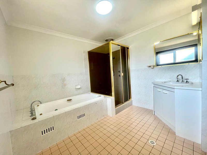 Photo - 1 Argyle Place, Bonnyrigg Heights NSW 2177 - Image 12