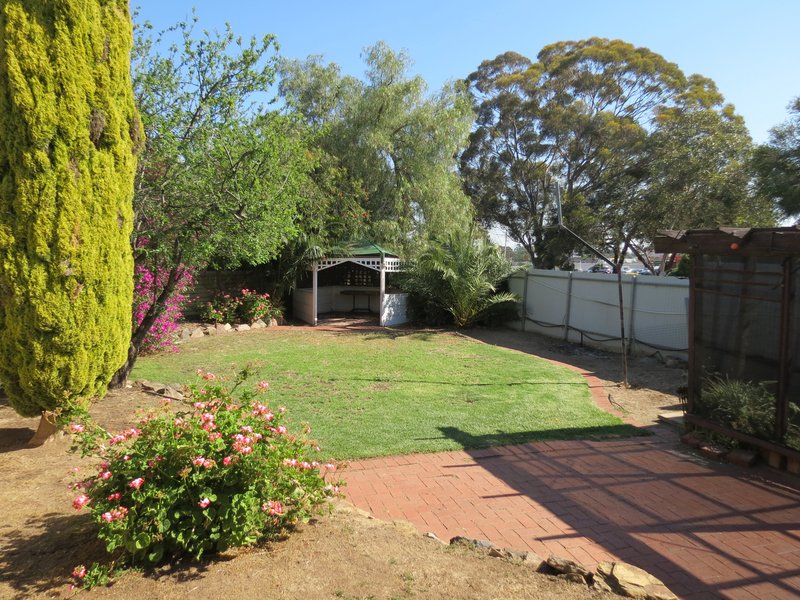 Photo - 1 Armstrong Crescent, Modbury North SA 5092 - Image 10