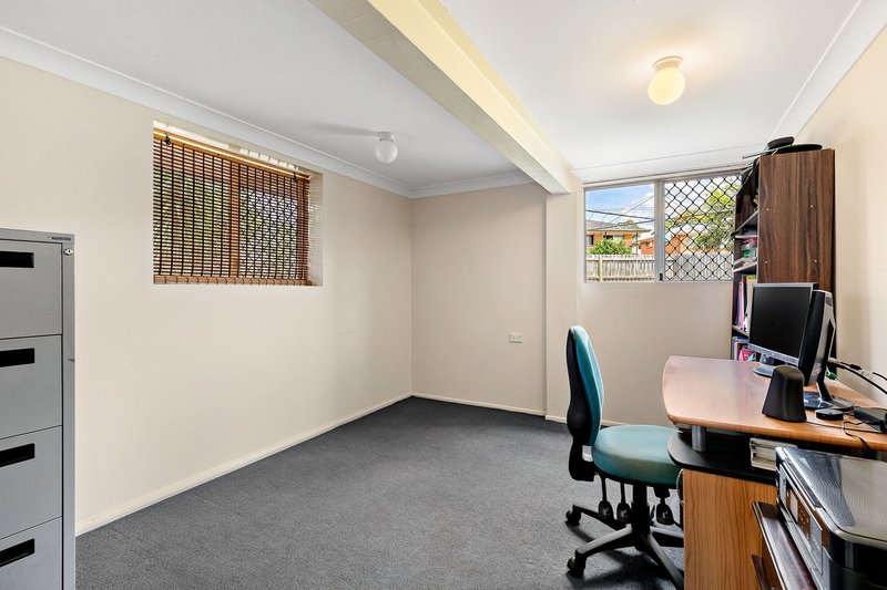 Photo - 1 Arran Court, Strathpine QLD 4500 - Image 12