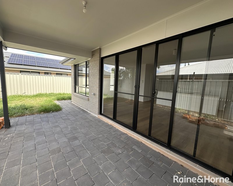 Photo - 1 Ascot Avenue, Munno Para West SA 5115 - Image 16