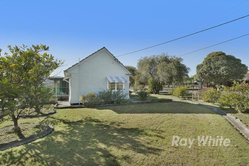 Photo - 1 Aspinall Street, Booragul NSW 2284 - Image 4