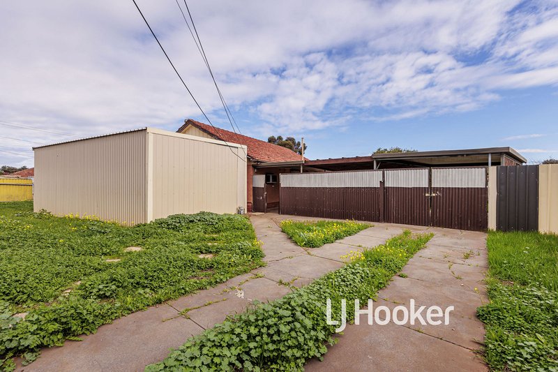 Photo - 1 Athalie Avenue, Parafield Gardens SA 5107 - Image 16