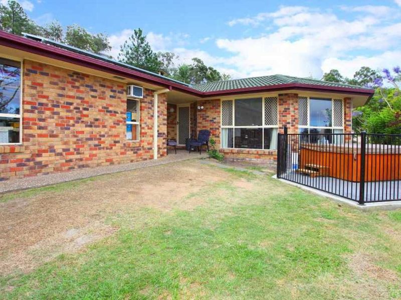 Photo - 1 Atoll Court, Pacific Pines QLD 4211 - Image 3