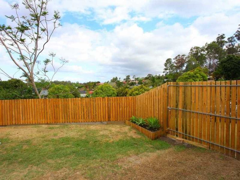 Photo - 1 Atoll Court, Pacific Pines QLD 4211 - Image 4