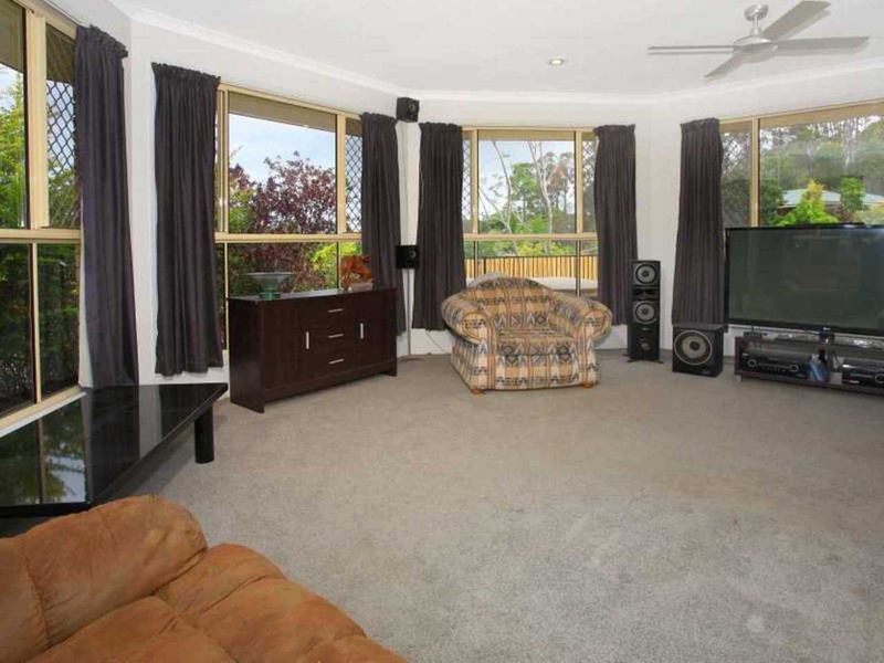 Photo - 1 Atoll Court, Pacific Pines QLD 4211 - Image 15