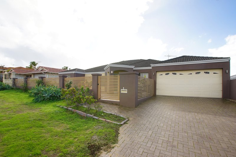 1 Atwell Close, Lake Coogee WA 6166