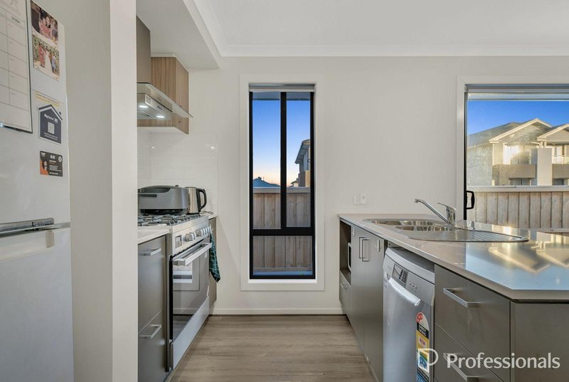 Photo - 1 Auty Way, Clyde North VIC 3978 - Image 4