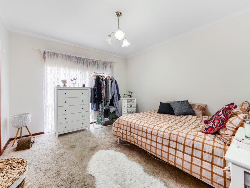 Photo - 1 Balook Court, Cranbourne North VIC 3977 - Image 13