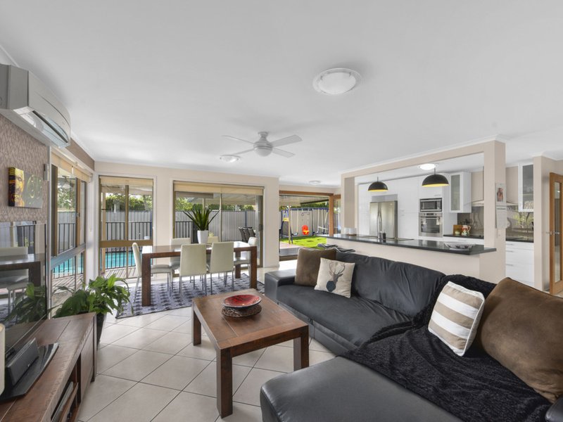 Photo - 1 Bangalore Street, Carseldine QLD 4034 - Image 9