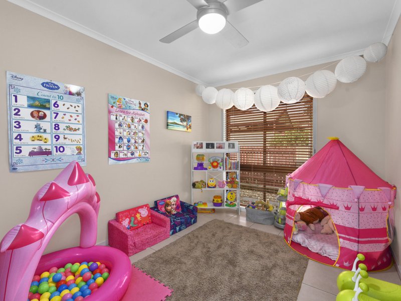 Photo - 1 Bangalore Street, Carseldine QLD 4034 - Image 13