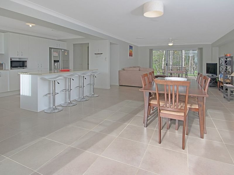 Photo - 1 Banksia Grove, Malua Bay NSW 2536 - Image 6