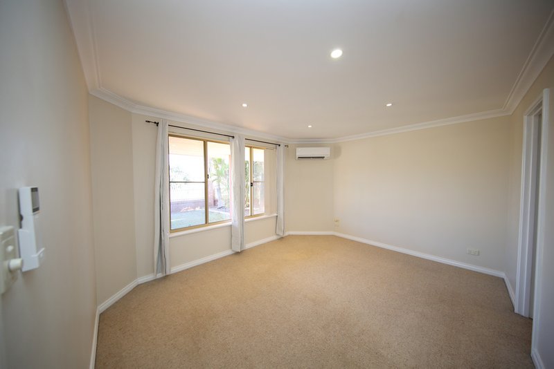 Photo - 1 Baseden Way, Nickol WA 6714 - Image 4