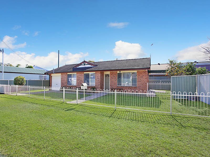 1 Bato St , Pelican NSW 2281