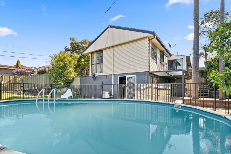 Photo - 1 Bayview Road, Peakhurst Heights NSW 2210 - Image 10