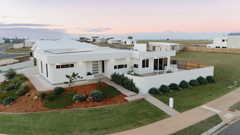 Photo - 1 Bedarra Boulevard, Innes Park QLD 4670 - Image 1