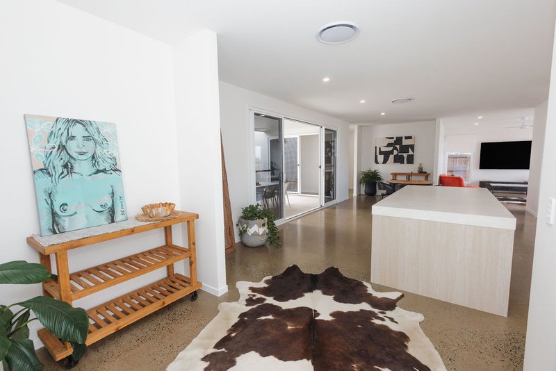 Photo - 1 Bedarra Boulevard, Innes Park QLD 4670 - Image 7