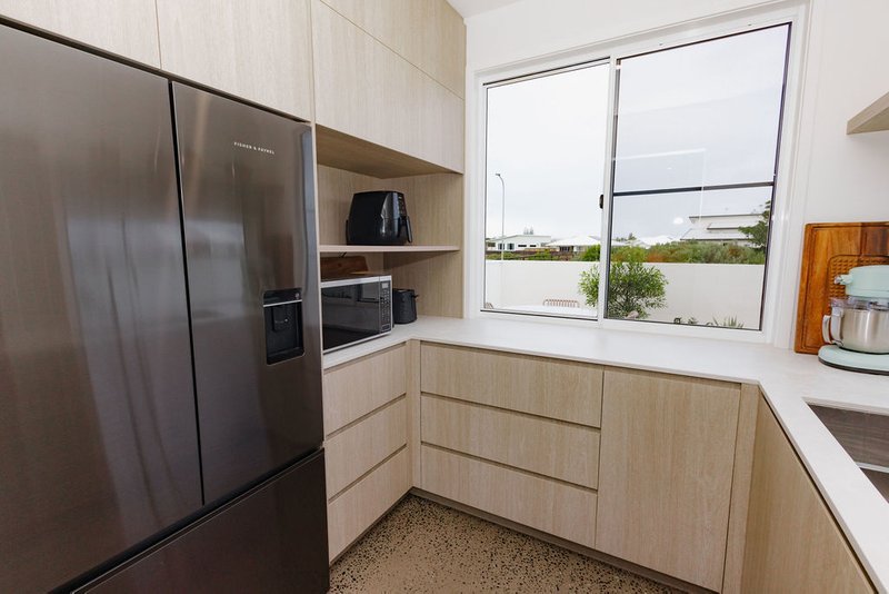Photo - 1 Bedarra Boulevard, Innes Park QLD 4670 - Image 11