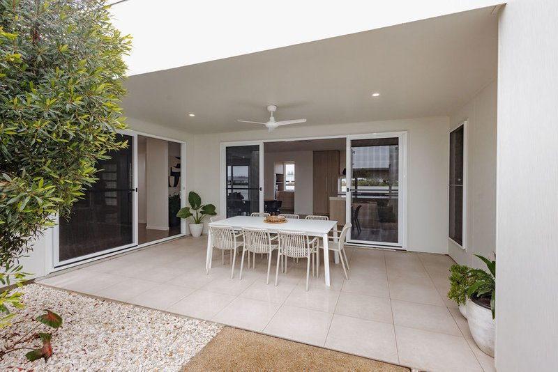 Photo - 1 Bedarra Boulevard, Innes Park QLD 4670 - Image 13