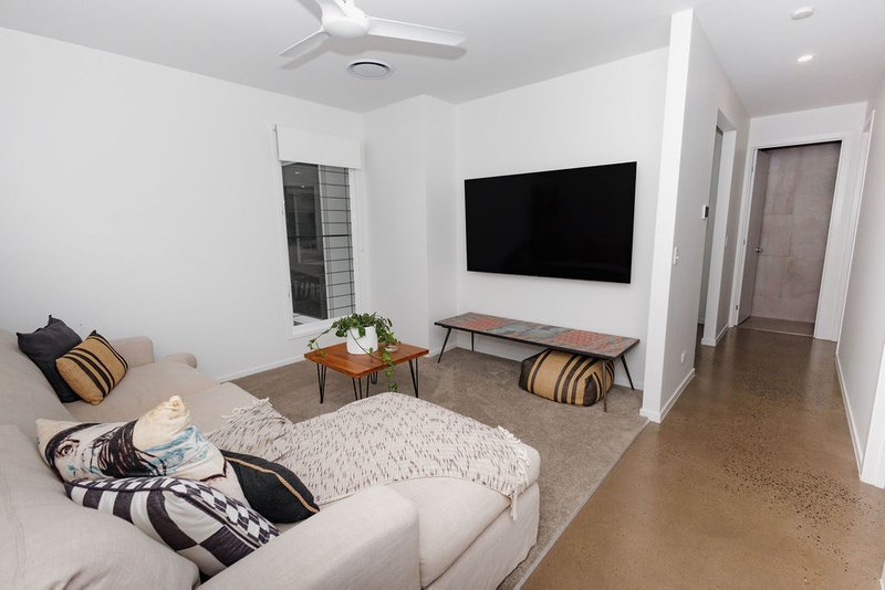 Photo - 1 Bedarra Boulevard, Innes Park QLD 4670 - Image 15