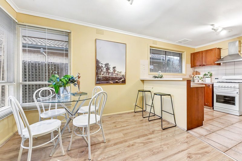 Photo - 1 Bell View Court, Springvale South VIC 3172 - Image 3