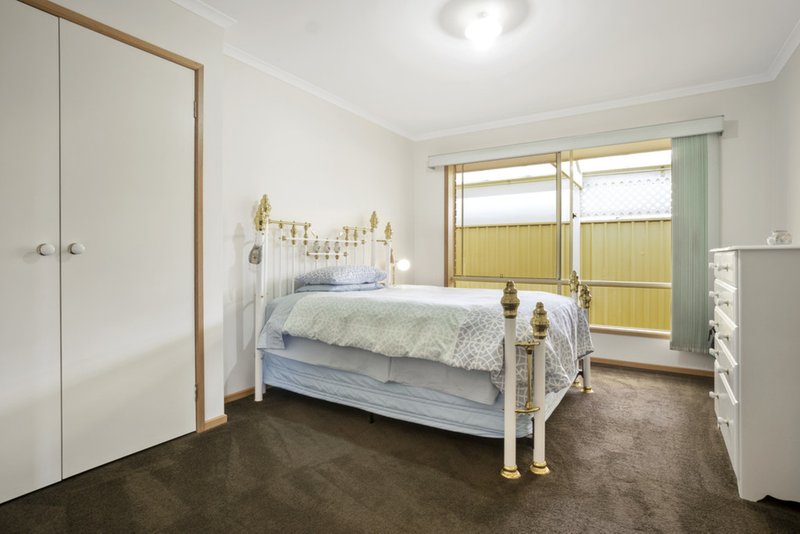 Photo - 1 Belmarino Court, Werribee VIC 3030 - Image 6