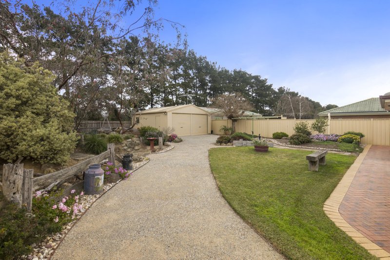 Photo - 1 Belmarino Court, Werribee VIC 3030 - Image 14