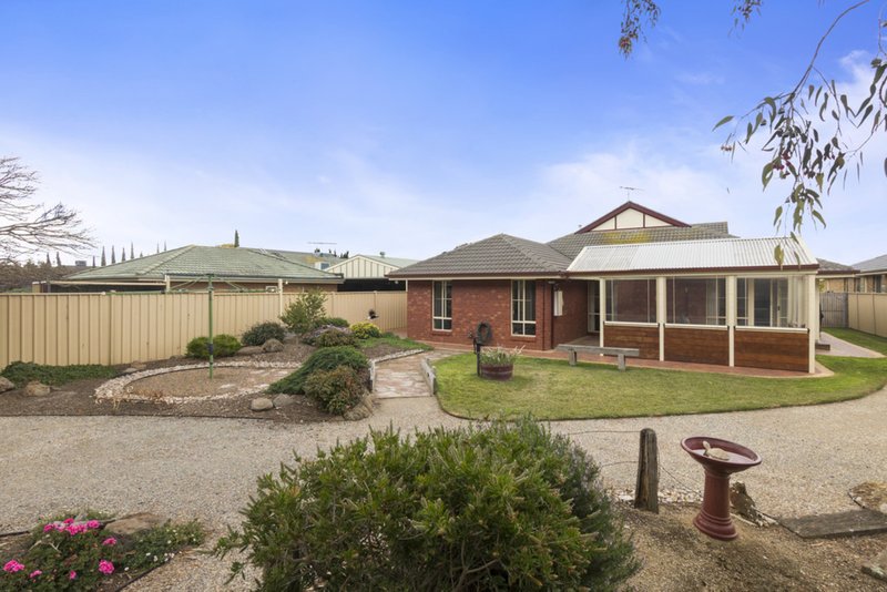 Photo - 1 Belmarino Court, Werribee VIC 3030 - Image 15