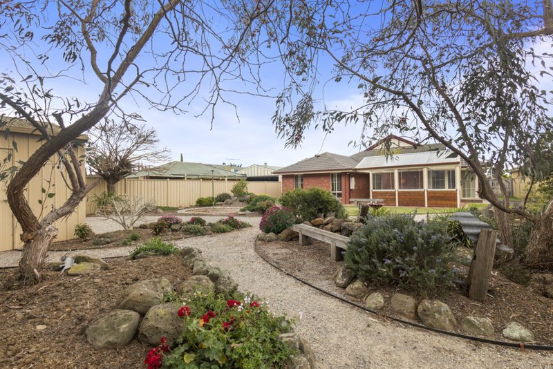 Photo - 1 Belmarino Court, Werribee VIC 3030 - Image 16